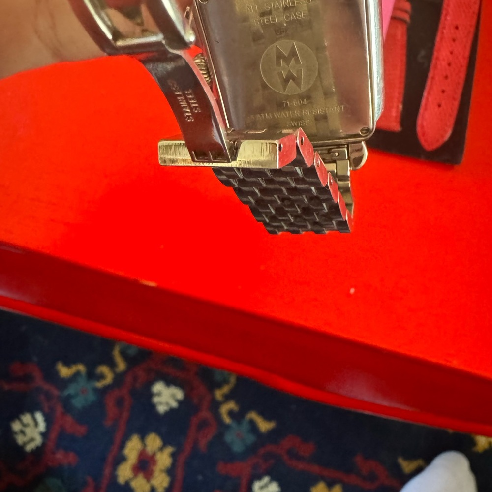 Silver Watch With Interchangeable Straps - image 2